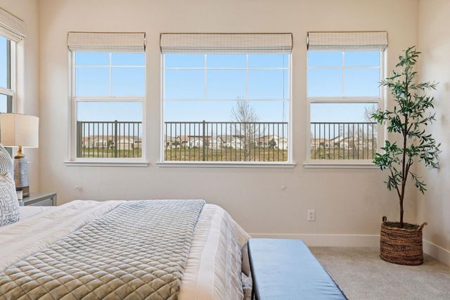 2121 Arbor Ridge Dr, Roseville, CA 95747