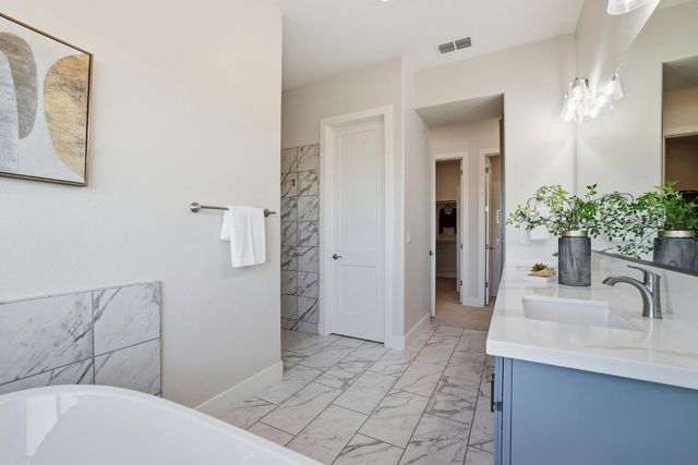 2121 Arbor Ridge Dr, Roseville, CA 95747