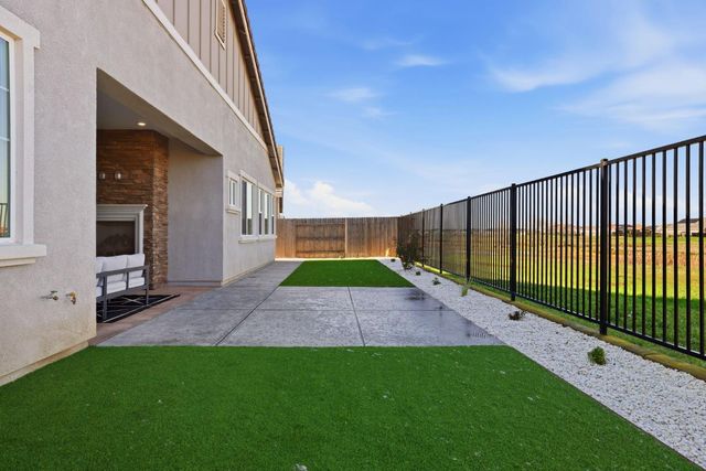 2121 Arbor Ridge Dr, Roseville, CA 95747