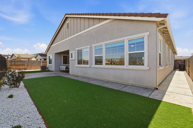 2121 Arbor Ridge Dr, Roseville, CA 95747