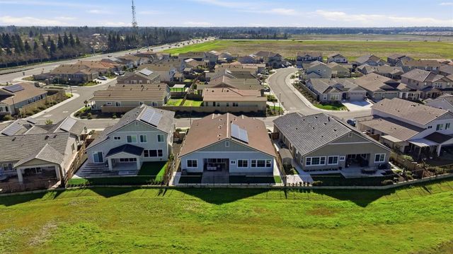 2121 Arbor Ridge Dr, Roseville, CA 95747