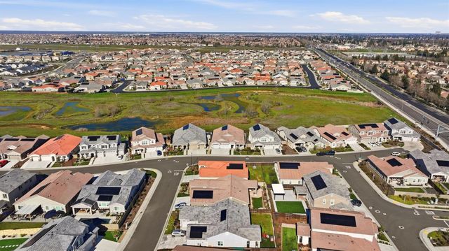 2121 Arbor Ridge Dr, Roseville, CA 95747