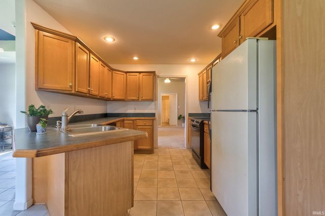 706 Lancelot Drive, Evansville, IN 47711