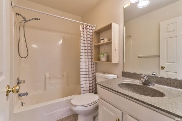706 Lancelot Drive, Evansville, IN 47711