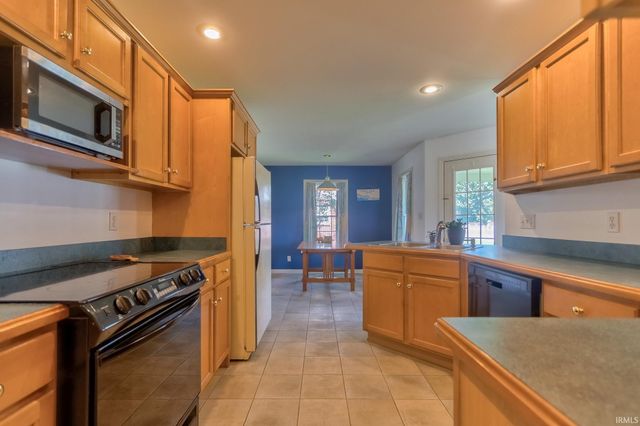 706 Lancelot Drive, Evansville, IN 47711
