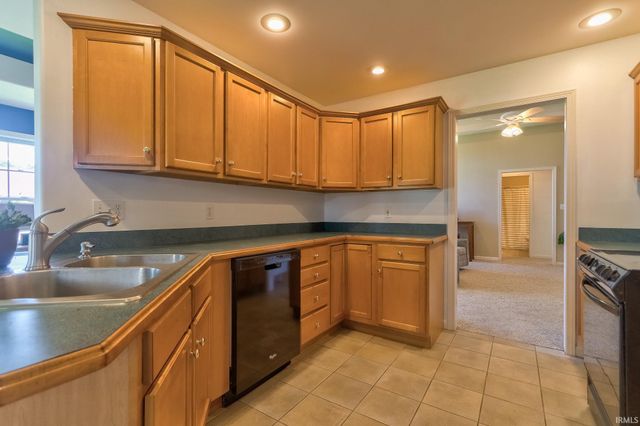 706 Lancelot Drive, Evansville, IN 47711