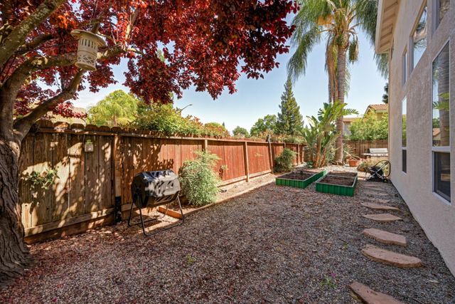 1731 Evergreen Dr, Roseville, CA 95747