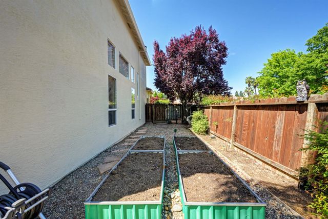 1731 Evergreen Dr, Roseville, CA 95747