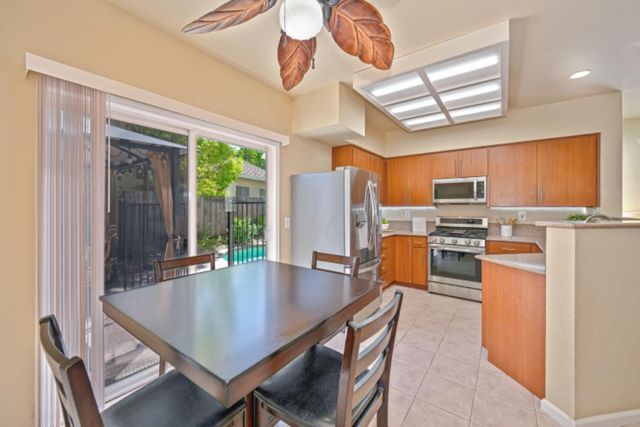 1731 Evergreen Dr, Roseville, CA 95747