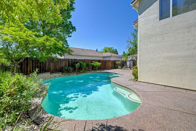 1731 Evergreen Dr, Roseville, CA 95747