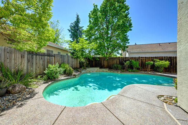 1731 Evergreen Dr, Roseville, CA 95747