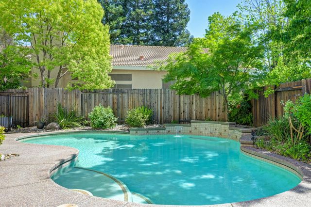 1731 Evergreen Dr, Roseville, CA 95747