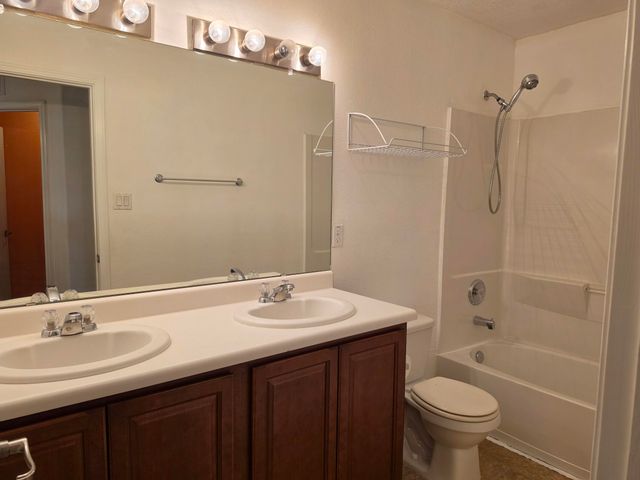 10801 Fort Point Lane NE, Albuquerque, NM 87123