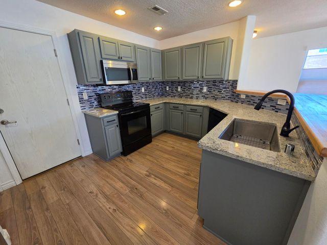10801 Fort Point Lane NE, Albuquerque, NM 87123