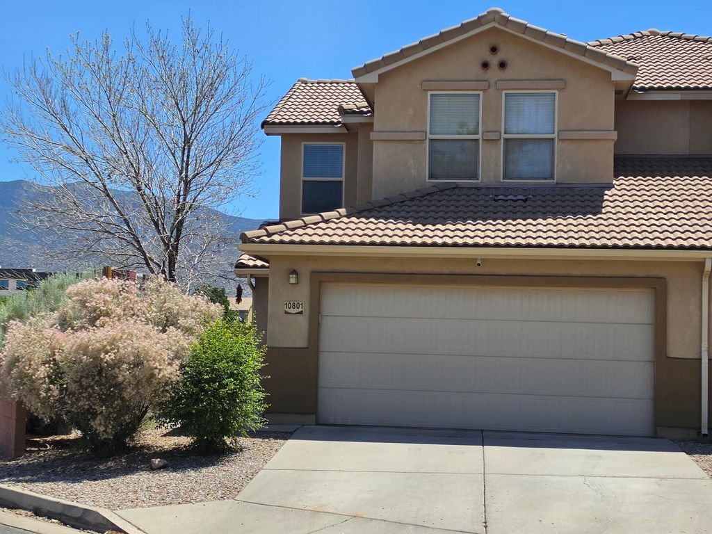 10801 Fort Point Lane NE, Albuquerque, NM 87123