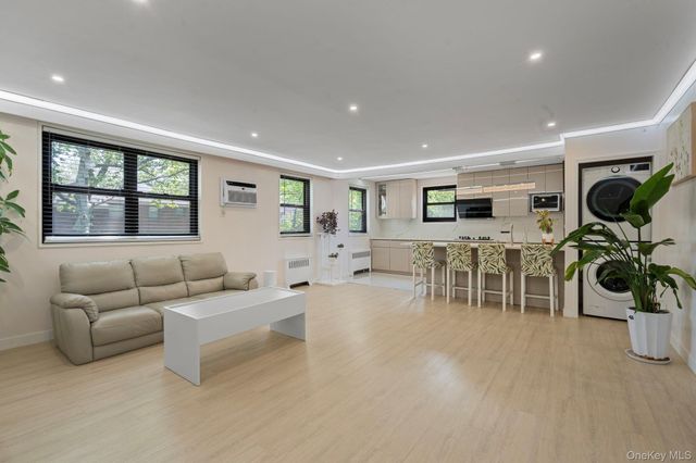 199-23 22 Ave 1-260, Whitestone, NY 11357