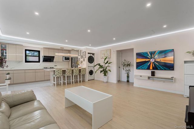 199-23 22 Ave 1-260, Whitestone, NY 11357