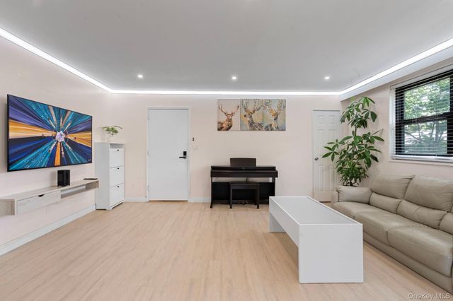 199-23 22 Ave 1-260, Whitestone, NY 11357