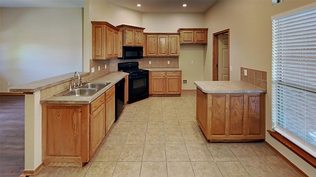 16409 Stoneview Drive, Oklahoma City, OK 73170