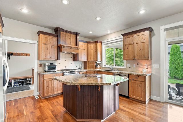 2304 W Rainier Ct, Spokane, WA 99208