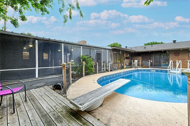 3705 Cranston Court E, Irving, TX 75062