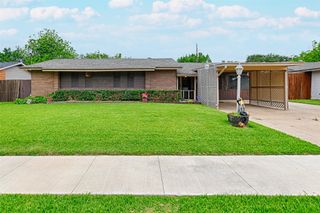 3705 Cranston Court E, Irving, TX 75062