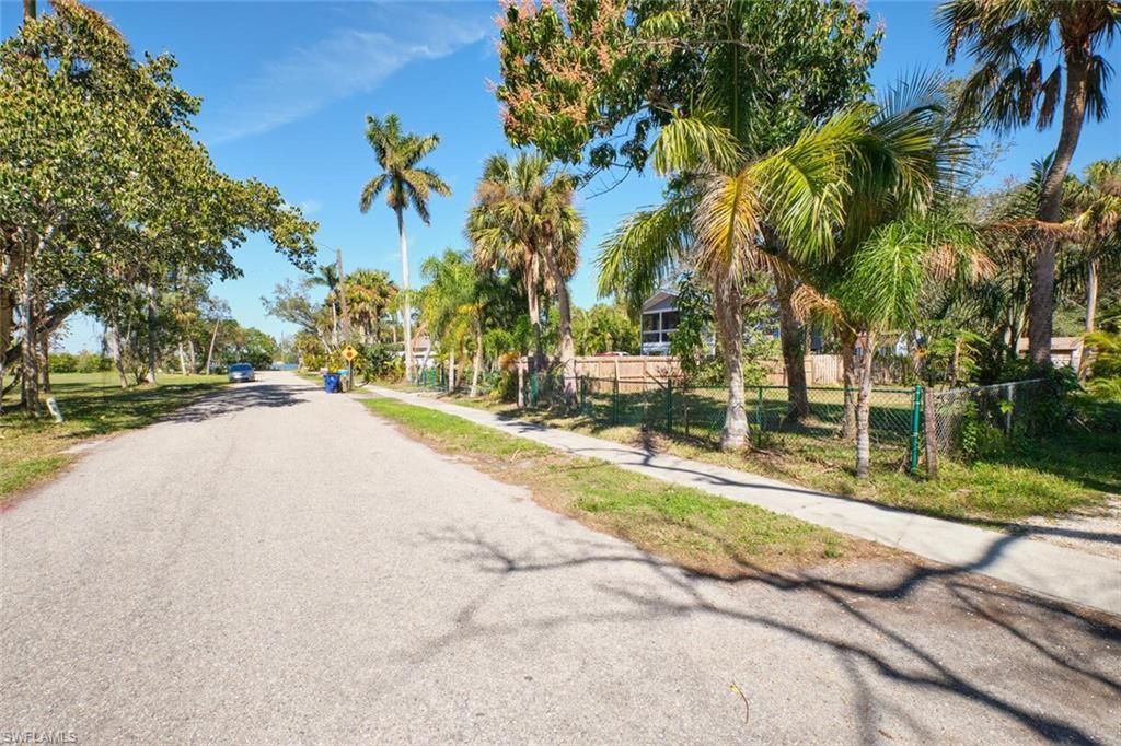 213 Delray AVE, FORT MYERS, FL 33905 — photo 3