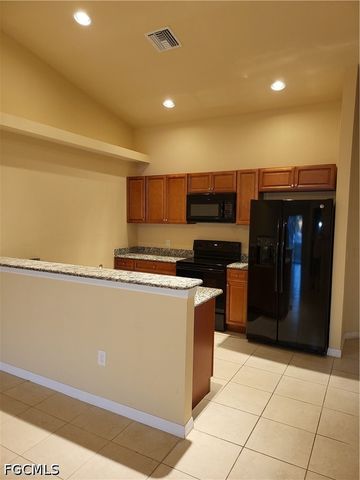 4525 SW 8th PL, Cape Coral, FL 33914
