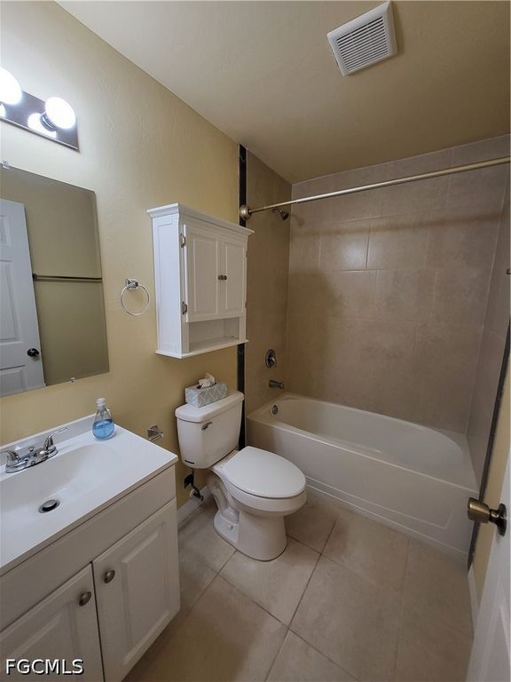4525 SW 8th PL, Cape Coral, FL 33914
