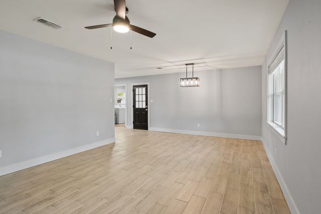 802 Quitman Street, Pittsburg, TX 75686