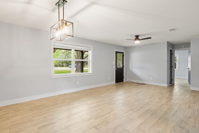 802 Quitman Street, Pittsburg, TX 75686
