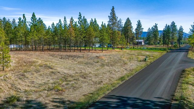 12321 Quail Run Way, Nine Mile Falls, WA 99026