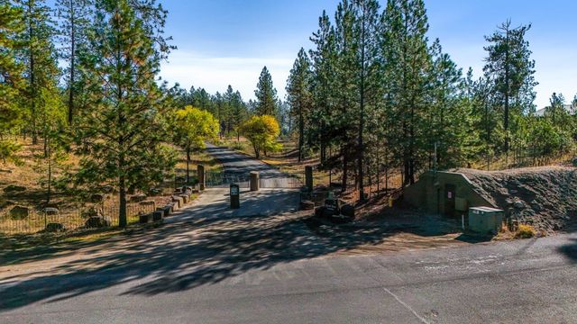 12321 Quail Run Way, Nine Mile Falls, WA 99026