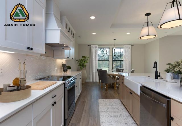 12321 Quail Run Way, Nine Mile Falls, WA 99026