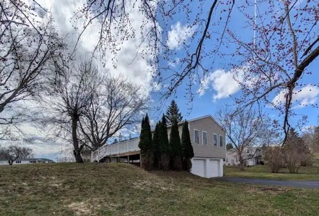 15 Aprille Lane, Rush, NY 14543