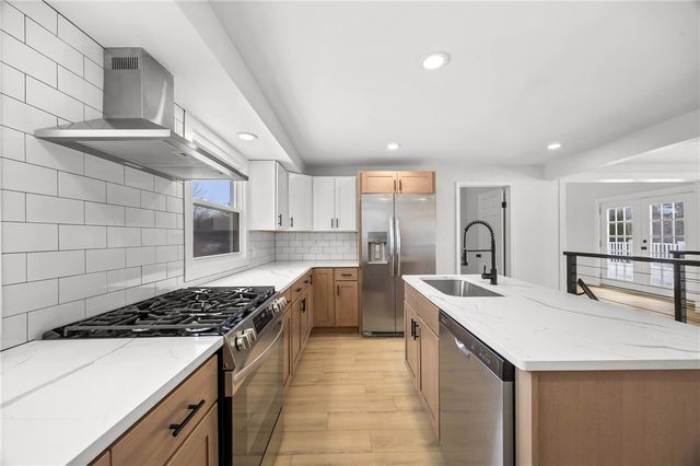 15 Aprille Lane, Rush, NY 14543