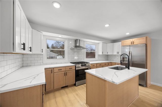 15 Aprille Lane, Rush, NY 14543