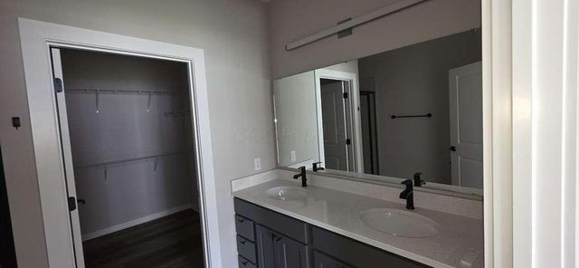 566 Rochdale Run, Delaware, OH 43015