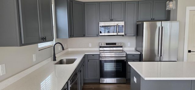 566 Rochdale Run, Delaware, OH 43015