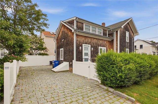 59 Houston Avenue, Newport, RI 02840