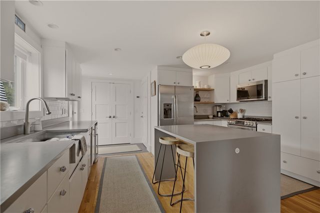 59 Houston Avenue, Newport, RI 02840