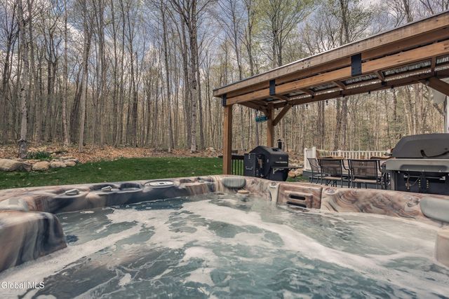323 N Shore Rd Peck, Gloversville, NY 12078