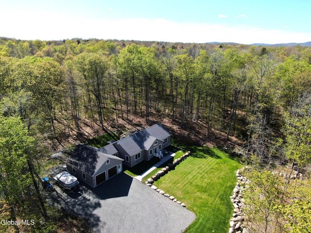 323 N Shore Rd Peck, Gloversville, NY 12078