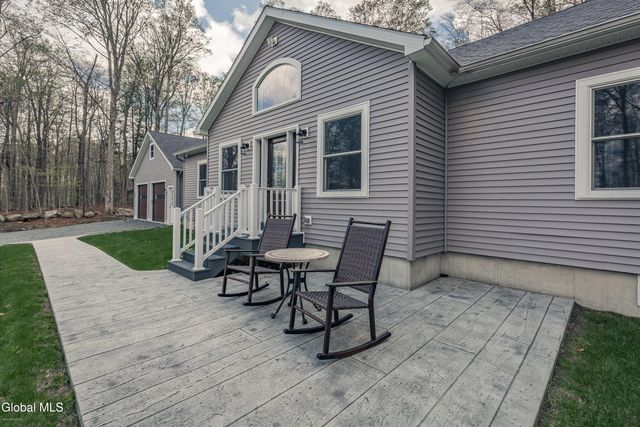 323 N Shore Rd Peck, Gloversville, NY 12078