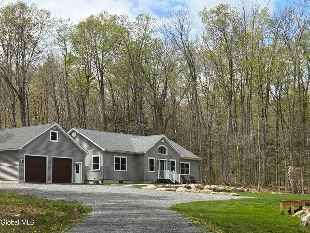 323 N Shore Rd Peck, Gloversville, NY 12078