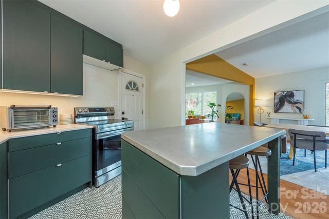 351 Windsor Road, Asheville, NC 28804