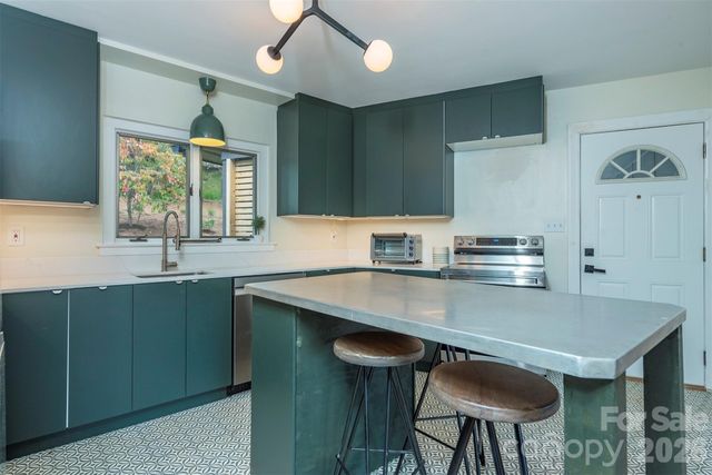 351 Windsor Road, Asheville, NC 28804