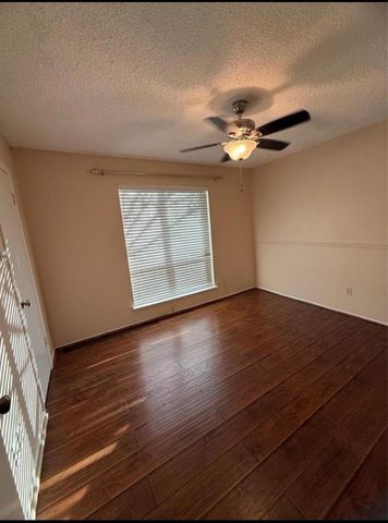 4027 W Summit Valley Drive, Houston, TX 77082