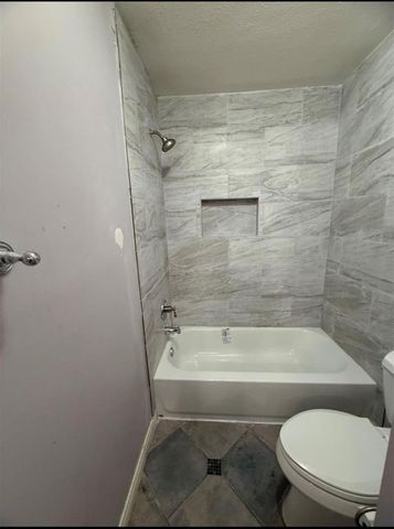 4027 W Summit Valley Drive, Houston, TX 77082