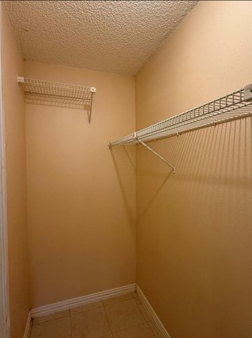 4027 W Summit Valley Drive, Houston, TX 77082